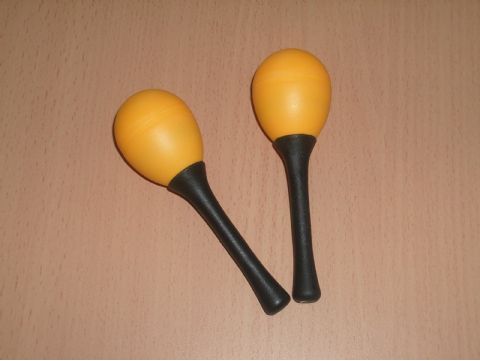 Maraca tipo huevo con mango HONSUY modelo 47445