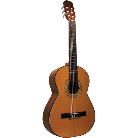 Guitarra clsica ADMIRA modelo FIESTA